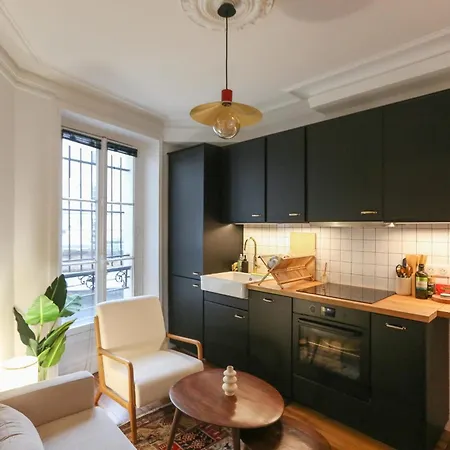 Apartment Splendid T2 Near Menilmontant Paris