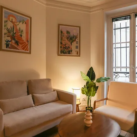 Splendid T2 Near Menilmontant Apartment
